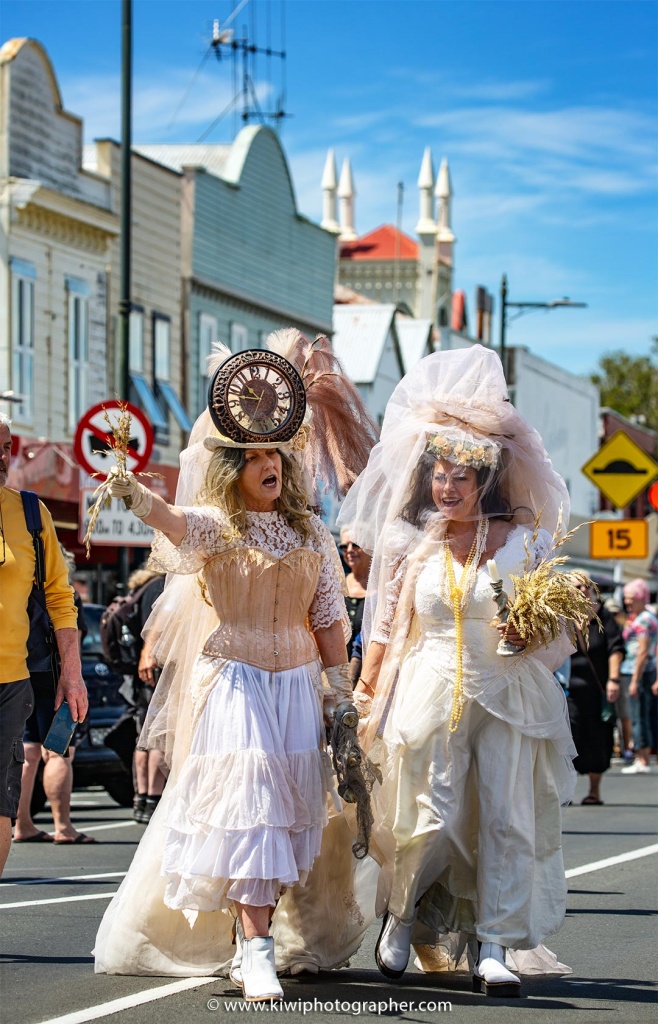 Steampunk Thames 2024 - Marriage ladies